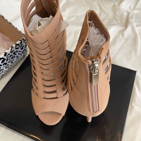 Heels - Picture 1 of 7